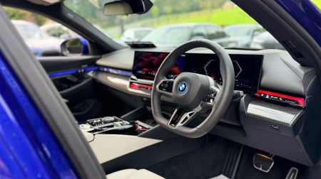 2026 BMW 5-Series - photo 4
