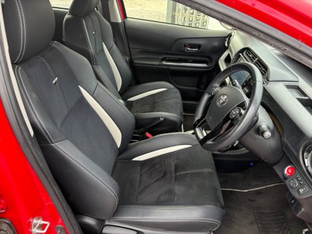 2015 Toyota Aqua - photo 11