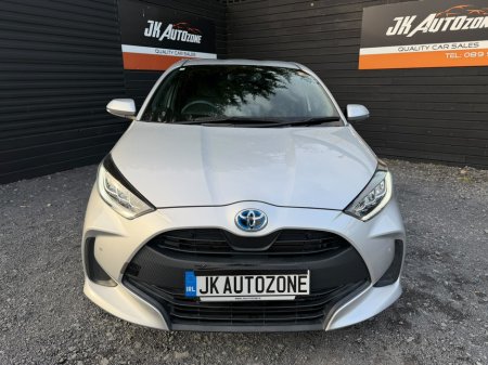 2020 Toyota Yaris - photo 2