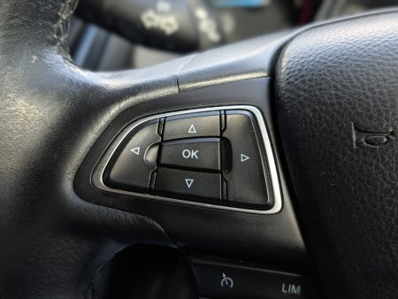 2015 Ford Focus - photo 17