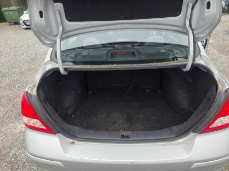 2011 Nissan Tiida - photo 12