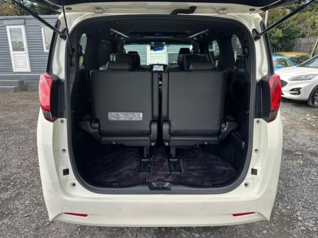 2015 Toyota Alphard - photo 12