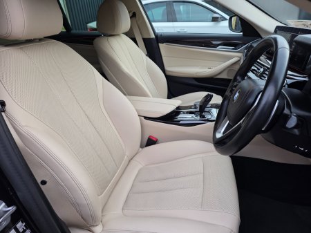 2023 BMW 5-Series - photo 11