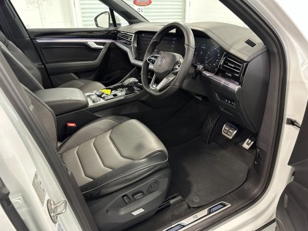 2023 Volkswagen Touareg - photo 23