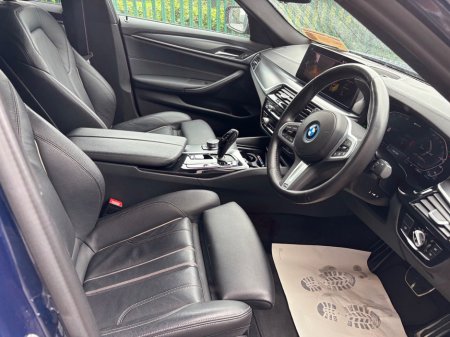 2022 BMW 5-Series - photo 9