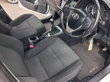 2015 Toyota Auris - photo 26
