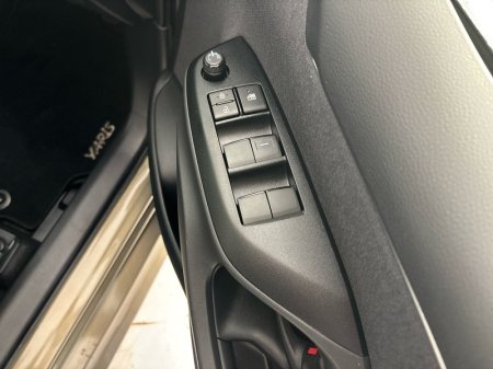 2024 Toyota Yaris - photo 12