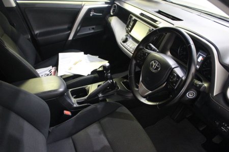 2016 Toyota RAV4 - photo 15