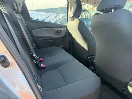 2015 Toyota Yaris - photo 15