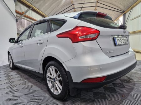 2017 Ford Focus - photo 16