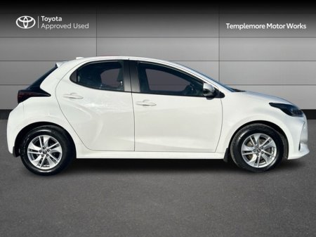 2025 Toyota Yaris - photo 3
