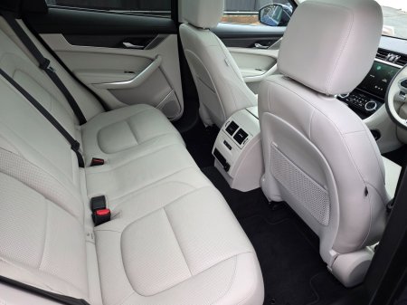 2022 Jaguar F-Pace - photo 17