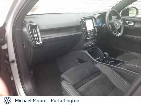 2025 Volvo XC40 - photo 4