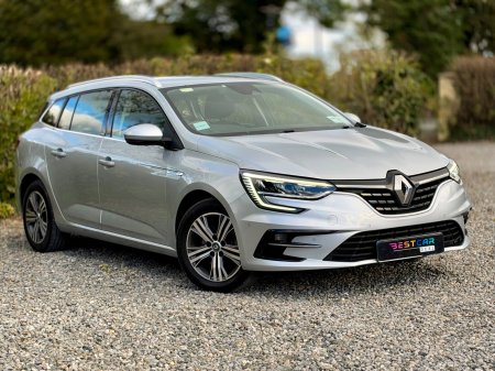 2021 Renault Megane - photo 2