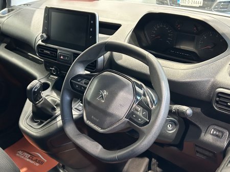 2021 Peugeot Partner - photo 13