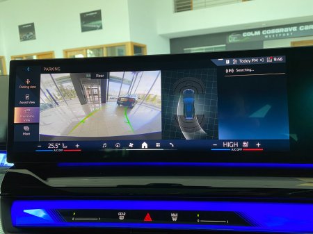 2025 BMW 5-Series - photo 20