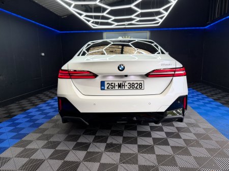 2025 BMW 5-Series - photo 11
