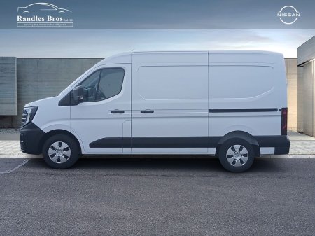 2026 Nissan Interstar - photo 3