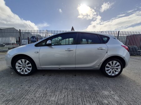 2010 Opel Astra - photo 10