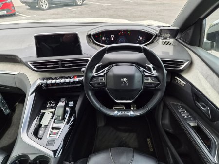 2018 Peugeot 5008 - photo 18