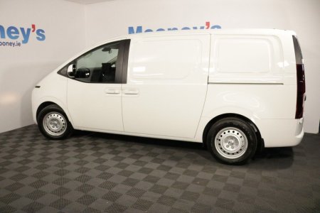 2027 Hyundai Staria - photo 8