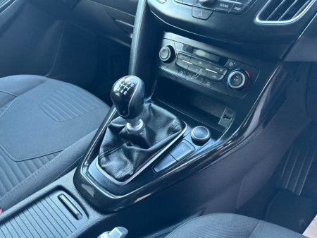 2016 Ford Focus - photo 20