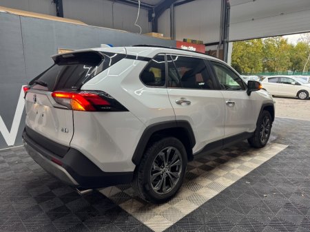 2024 Toyota RAV4 - photo 3