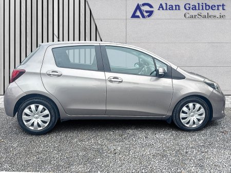 2015 Toyota Yaris - photo 3