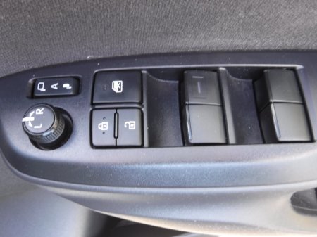 2021 Toyota Yaris - photo 14