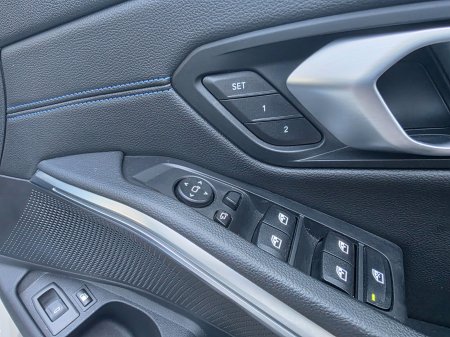 2021 BMW 3-Series - photo 25