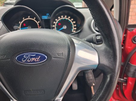 2014 Ford Fiesta - photo 13