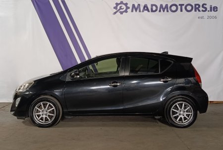 2016 Toyota Aqua - photo 4