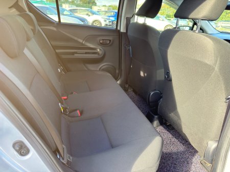 2017 Toyota Aqua - photo 10