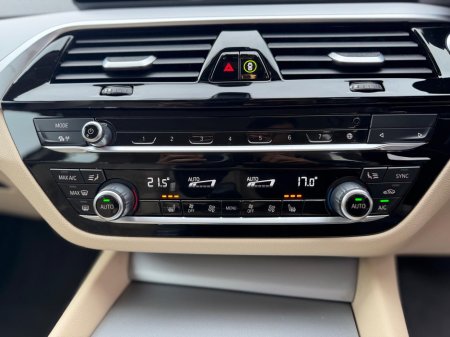 2023 BMW 5-Series - photo 32