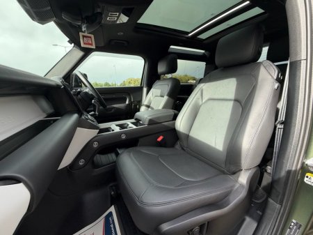 2025 Land Rover Defender - photo 13