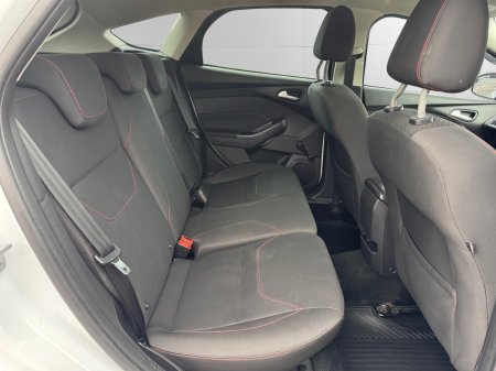 2015 Ford Focus - photo 12