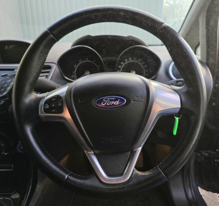 2014 Ford Fiesta - photo 17