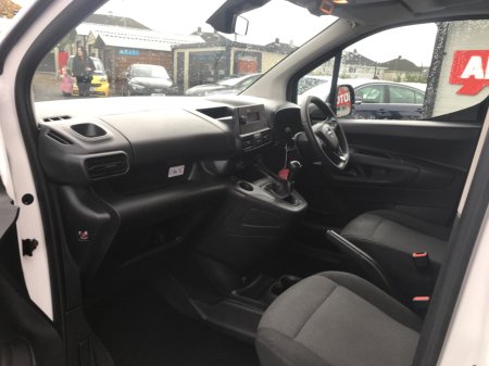 2021 Opel Combo - photo 17