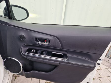 2015 Toyota Aqua - photo 14