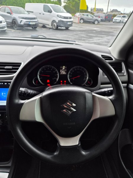 2014 Suzuki Swift - photo 15