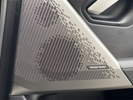 2024 BMW 5-Series - photo 21