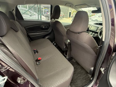 2016 Toyota Vitz - photo 12