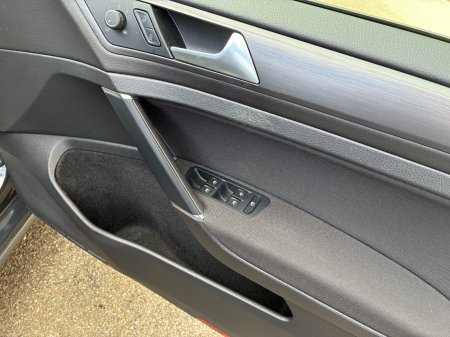 2020 Volkswagen Golf - photo 3