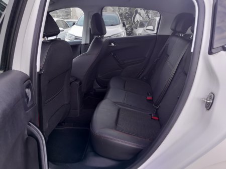 2017 Peugeot 208 - photo 14