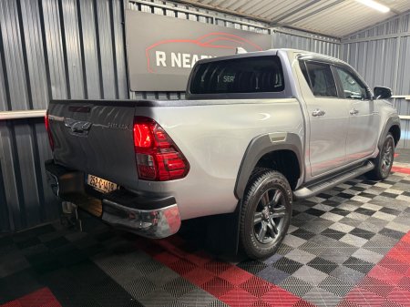 2025 Toyota Hilux - photo 5