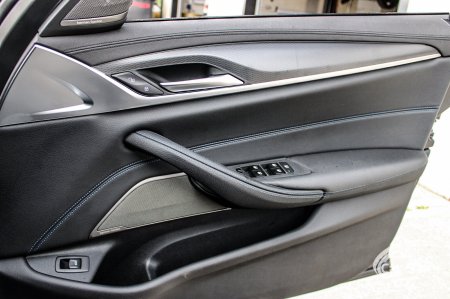 2022 BMW 5-Series - photo 17