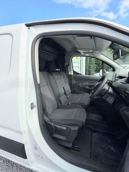 2021 Peugeot Partner - photo 12