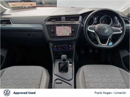 2022 Volkswagen Tiguan - photo 2