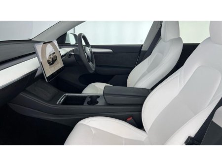 2024 Tesla Model Y - photo 9