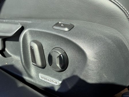 2025 Volkswagen Passat - photo 15